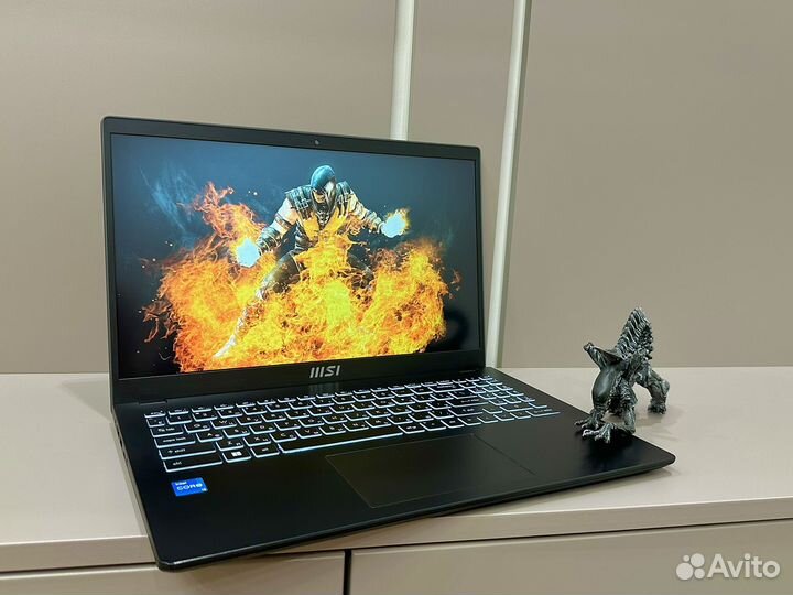 Msi i3 8cpu/8gb/ssd/ips Full HD