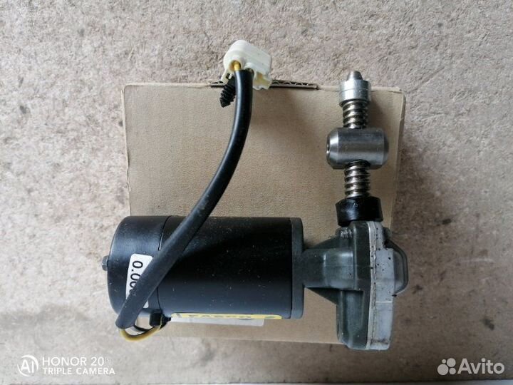 Электромотор регулировки сиденья передний Ford