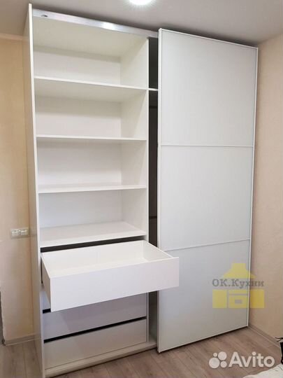 Угловой шкаф