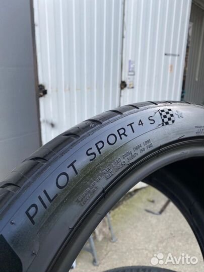 Michelin Pilot Sport 4 S 275/35 R20 и 285/35 R20 104Y