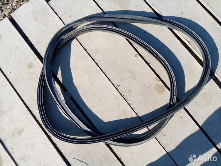 Уплотнитель Kia Sorento Prime 3