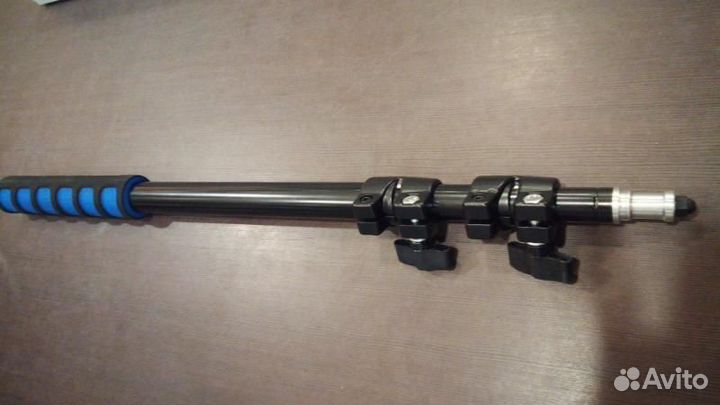 Рукоять AD-S 14 для накамерных вспышек KU-V1