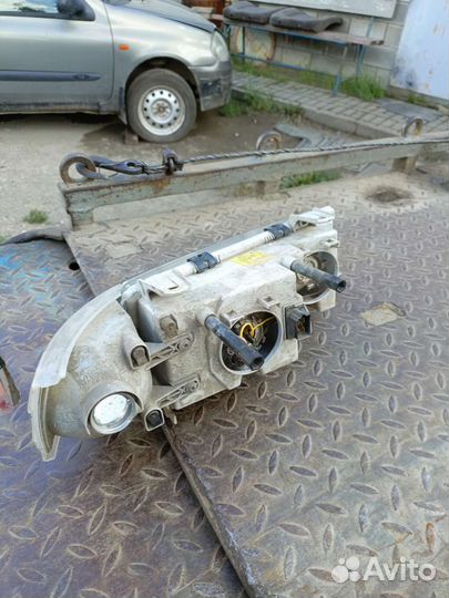 Фара левая ваз 2110