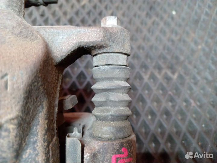 Суппорт передний левый Chevrolet Cruze J305 F16D4