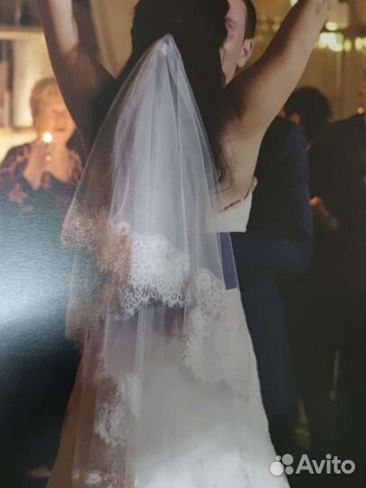 Свадебное платье со шлейфом, фата, аксессуары