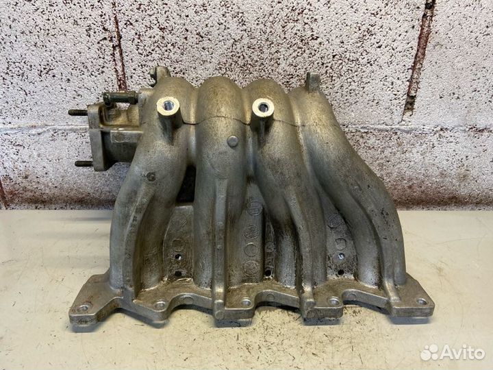 Впускной коллектор Hyundai Elantra 3 XD G4GB