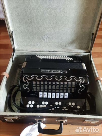 Баян Bugari, Италия, маленький и компактный