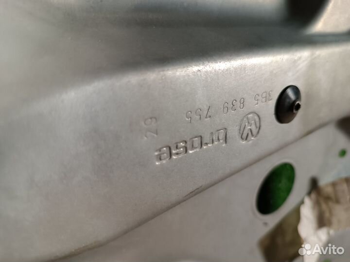 Стеклоподъемник задний левый Volkswagen Passat B5