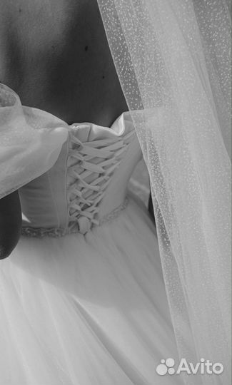 Свадебное платье 42 44 бу