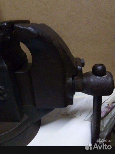 Тиски слесарные царские