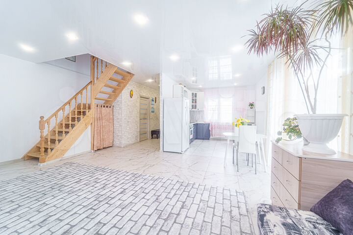 Коттедж 102 м² на участке 8 сот.