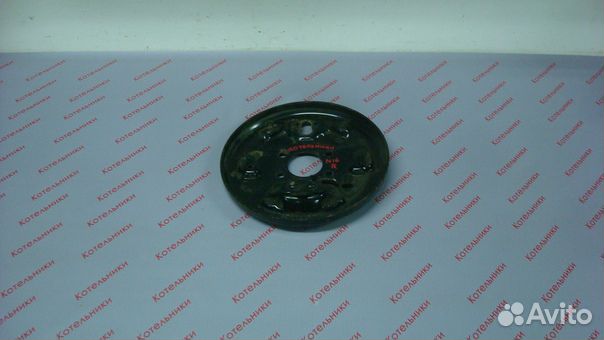 Nissan 44020-8M101 опорный диск задний правый