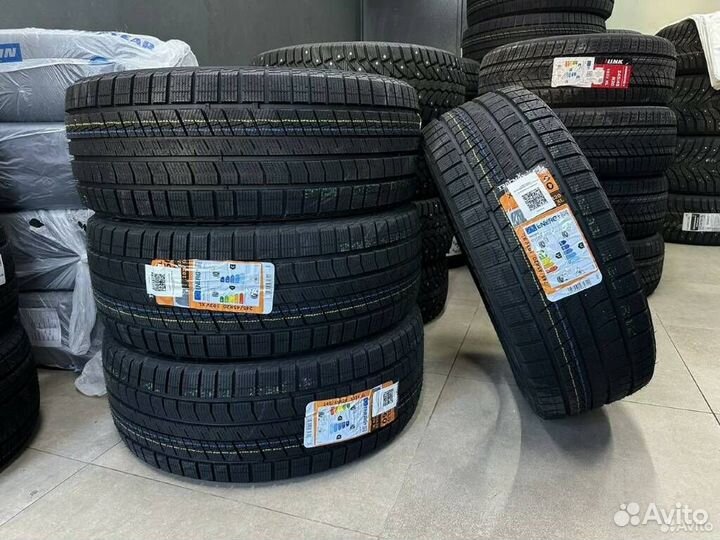 Tracmax X-Privilo S330 215/70 R16