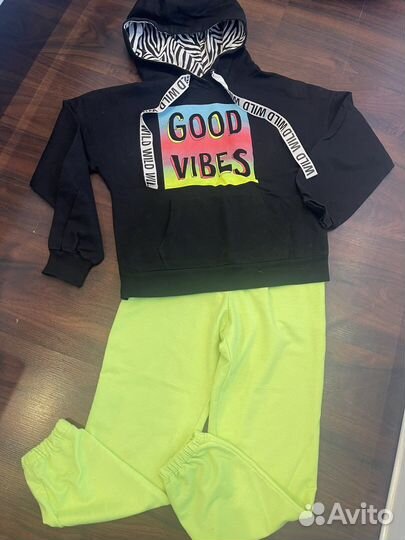 Вещи на девочку 140-146