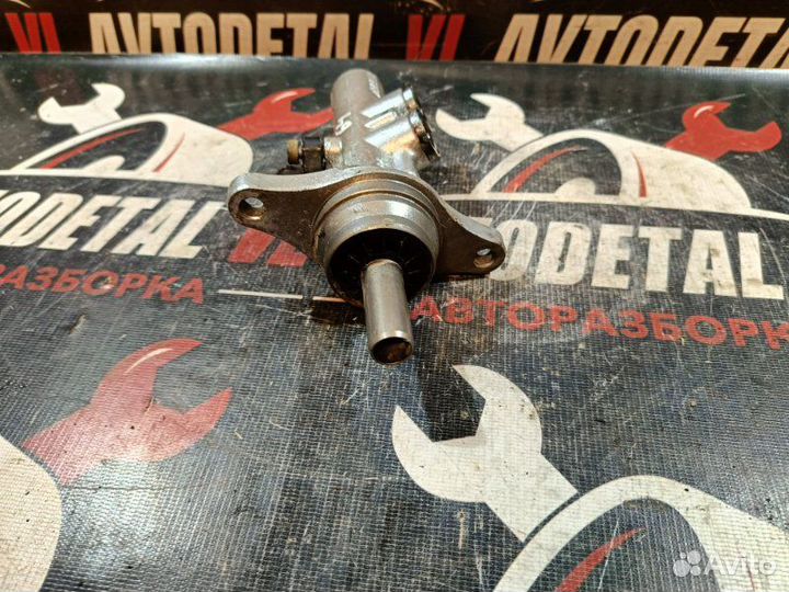 Главный тормозной цилиндр Skoda Rapid седан