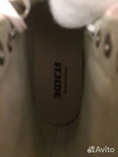 Спортинвентарь. Коньки