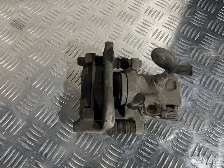 Тормозной суппорт задний левый audi 80 b4