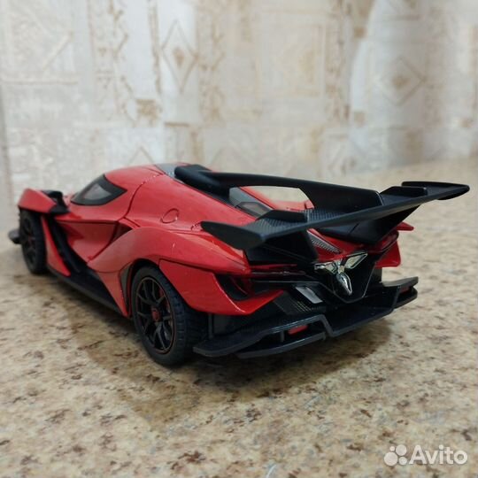 Apollo Intensa Emozione в масштабе 1:24 красный