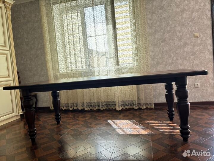 Кухонный стол