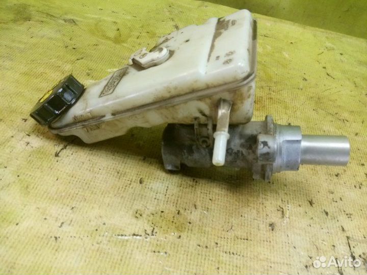 Главный тормозной цилиндр Ford Focus CB8 pnda 2012