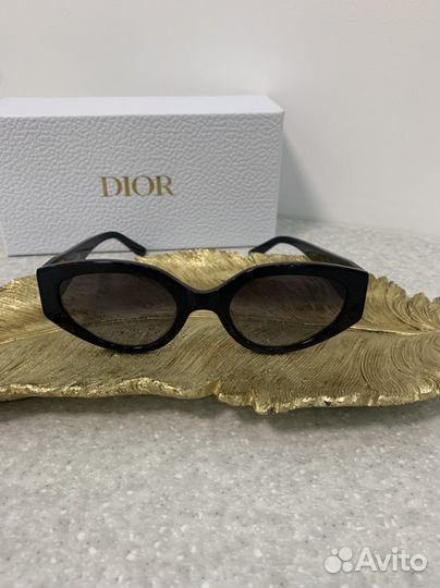 Солнцезащитные очки