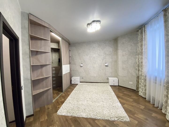 2-к. квартира, 65 м², 8/10 эт.