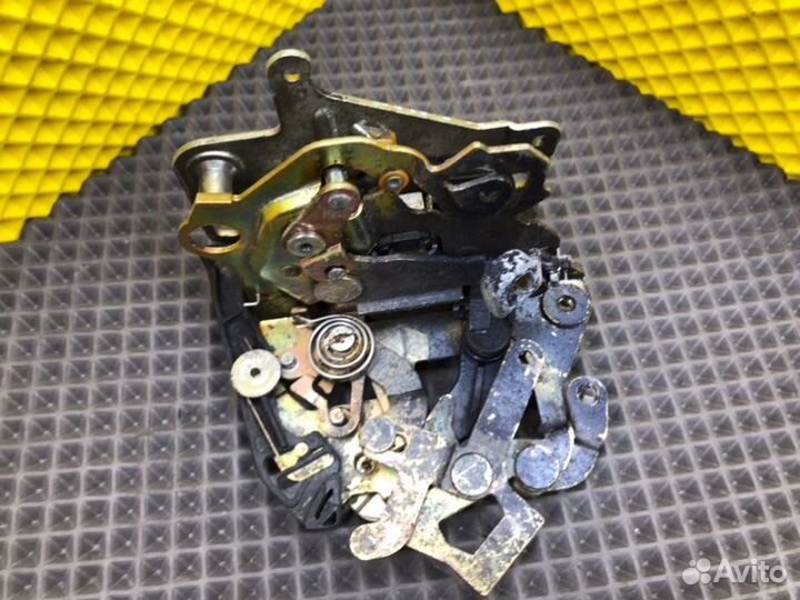 Замок двери задний левый Mercedes-Benz S-Class