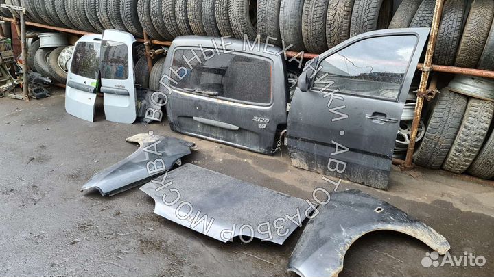 Капот на Ниву надежда. Разборка