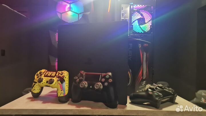 Playstation 4 Slim 1TB (подписка + 3 джойстика)