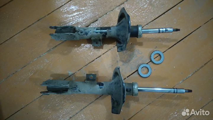 Амортизаторы передние б. у.Оригинал