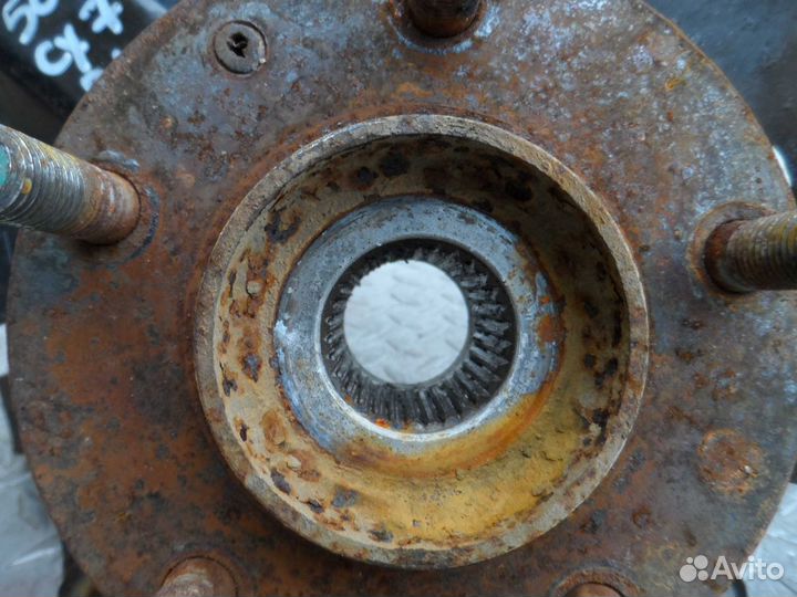 Кулак поворотный левый Mazda CX-7 ER