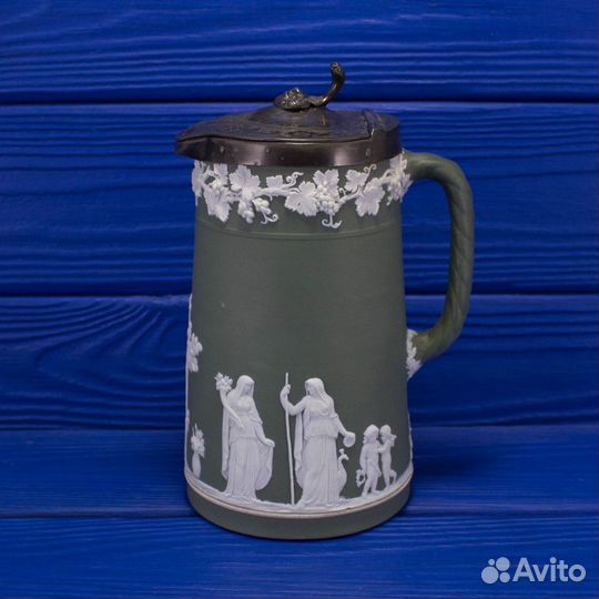 Антикварный кувшин Wedgwood из бисквитного фарфора