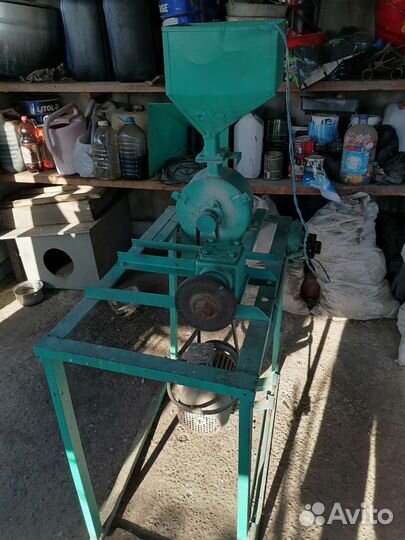 Крупорушка, зернодробилка