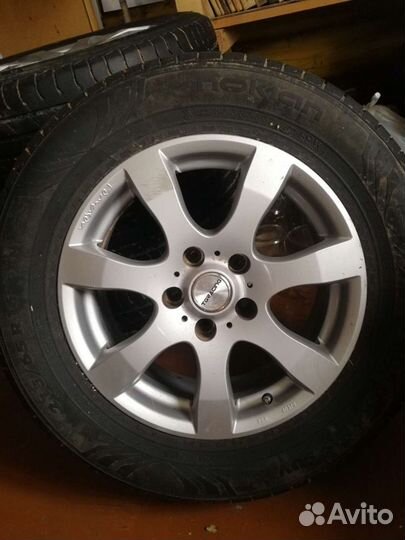 R16 Nokian Tyres Hakkapeliitta 4 215/65, PCD 5x114.3 DIA 67.1