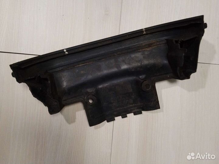 Кожух-крышка ремня грм Volvo s80 1