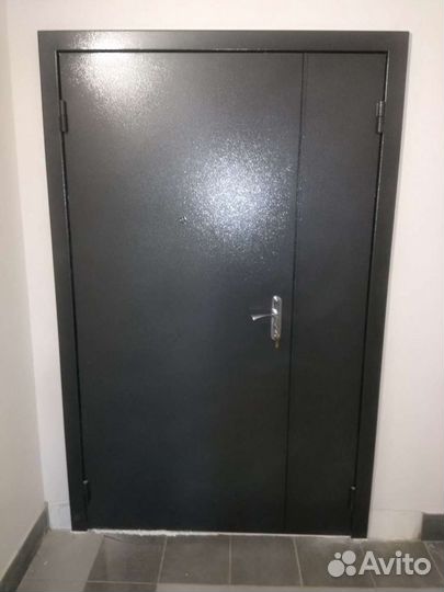 Дверь металлическая двухствортчатая