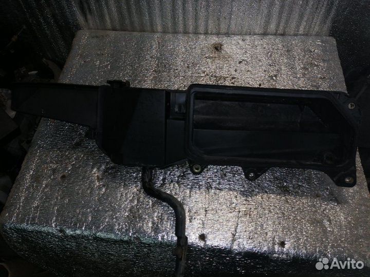 Воздухозаборник D350507T3 Mazda Demio DY5W ZY-VE