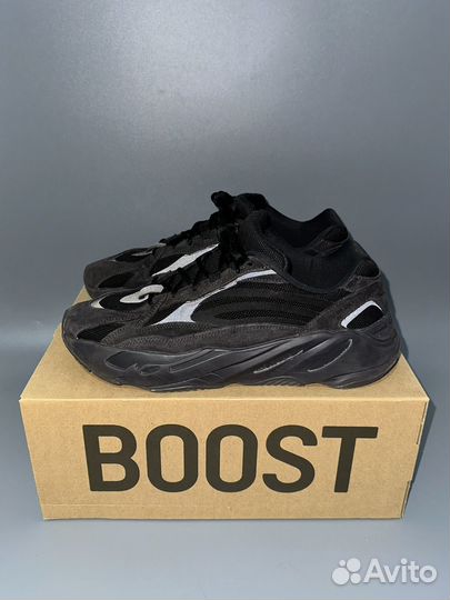 Кроссовки Adidas Yeezy Boost 700 v2 