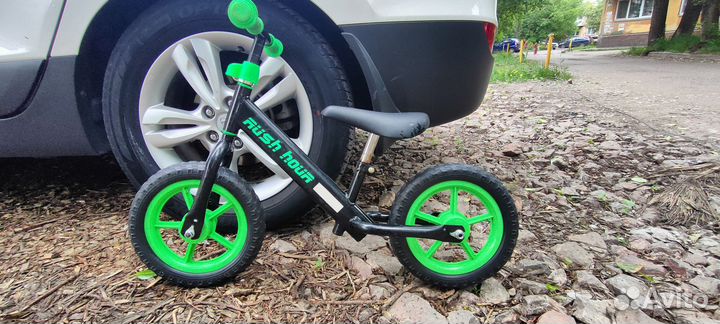 Продам беговел