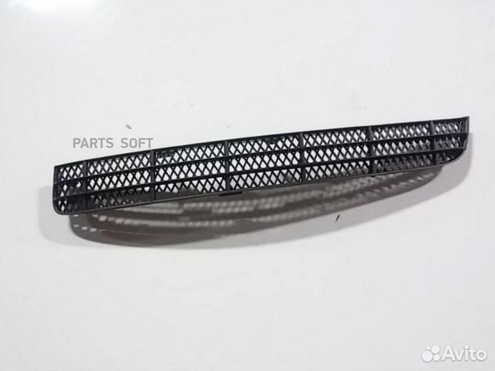 Volvo 8662996 Решетка бампера переднего левая