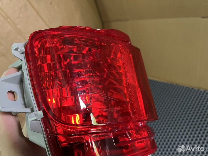 Задний левый фонарь toyota land cruiser 200