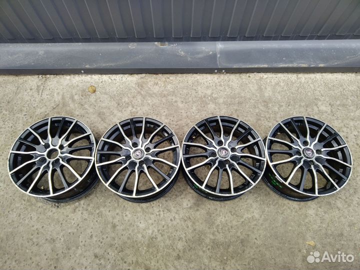 Литые диски R-15 на рено