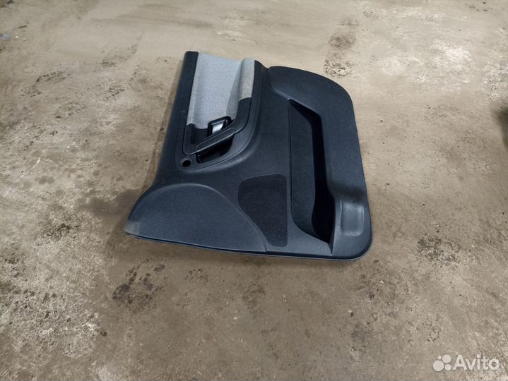 Обшивки правых дверей Skoda Fabia 2 рестайлинг