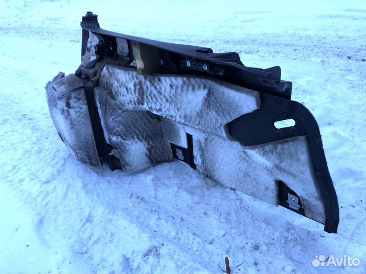 Обшивка багажника на левый руль Subaru Outback BP