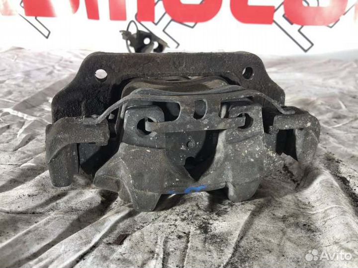 Суппорт тормозной передний правый Bmw 1-Series F20