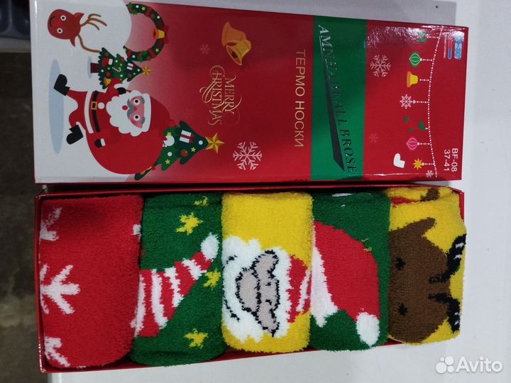 Носки в подарочной упаковке на новый год