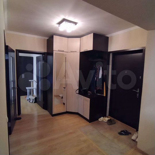 2-к. квартира, 64 м², 6/9 эт.