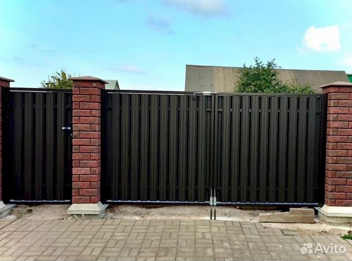 Забор из штакетника