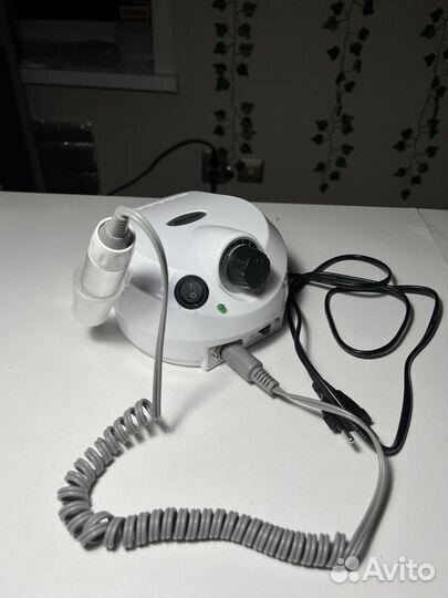 Аппарат для маникюра и педикюра