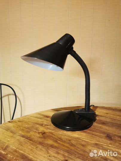 Лампа настольная